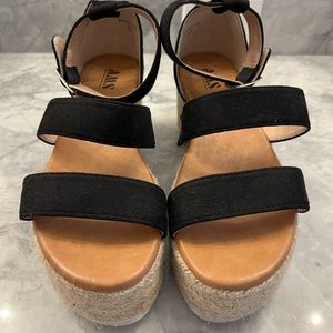 Black Strap Summer Wedges
